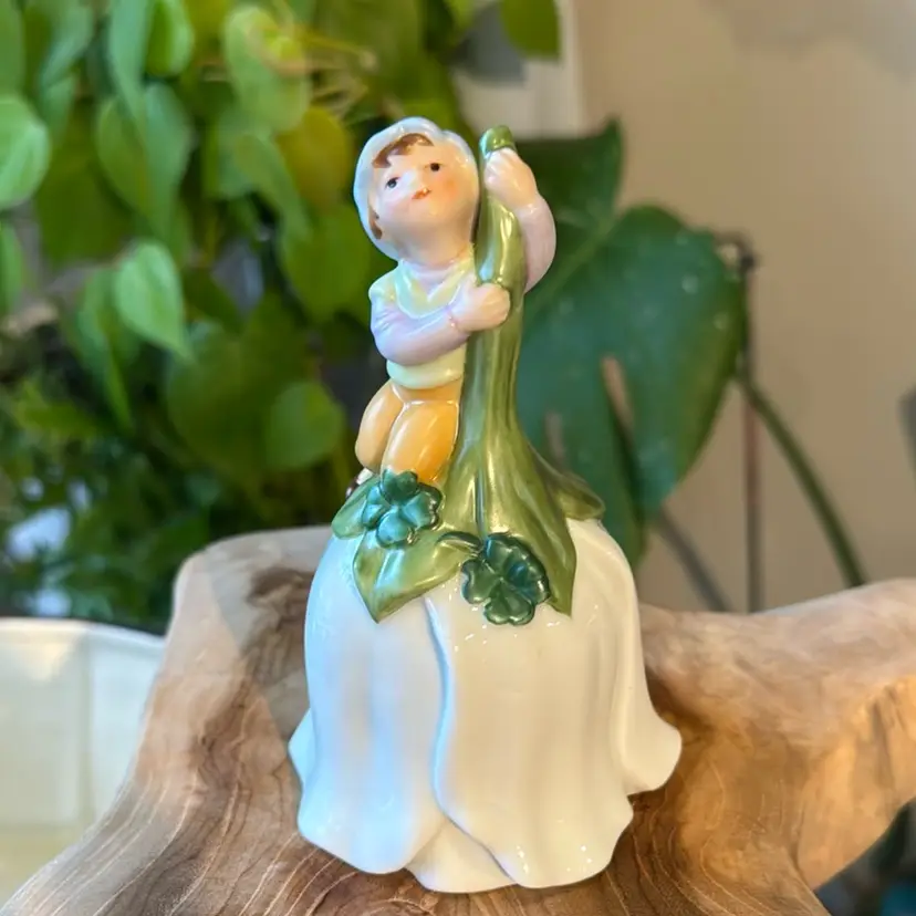 1983 5” Avon Pixie Bell