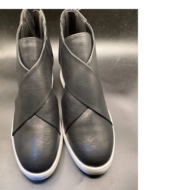 NEW-SEENA D’Orsay Black Size 10 Wedge Sneakers