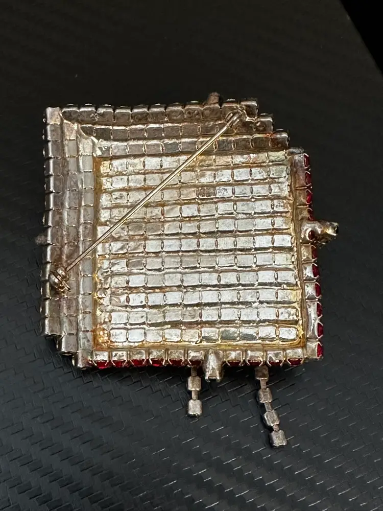 Red And Green Prong Set Rhinestone Present Brooch