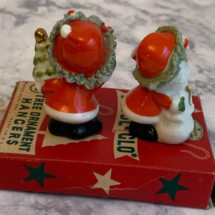 Vintage Set of Two MCM Small Santa Figurines Spaghetti Ceramic Unmarked