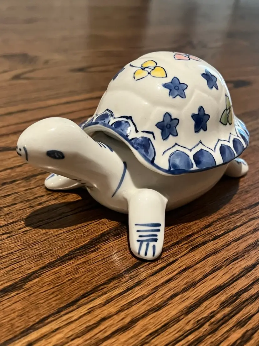 Ceramic Painted Turtle Trinket Box Figurine Zoo 6.5 Inches Approximately