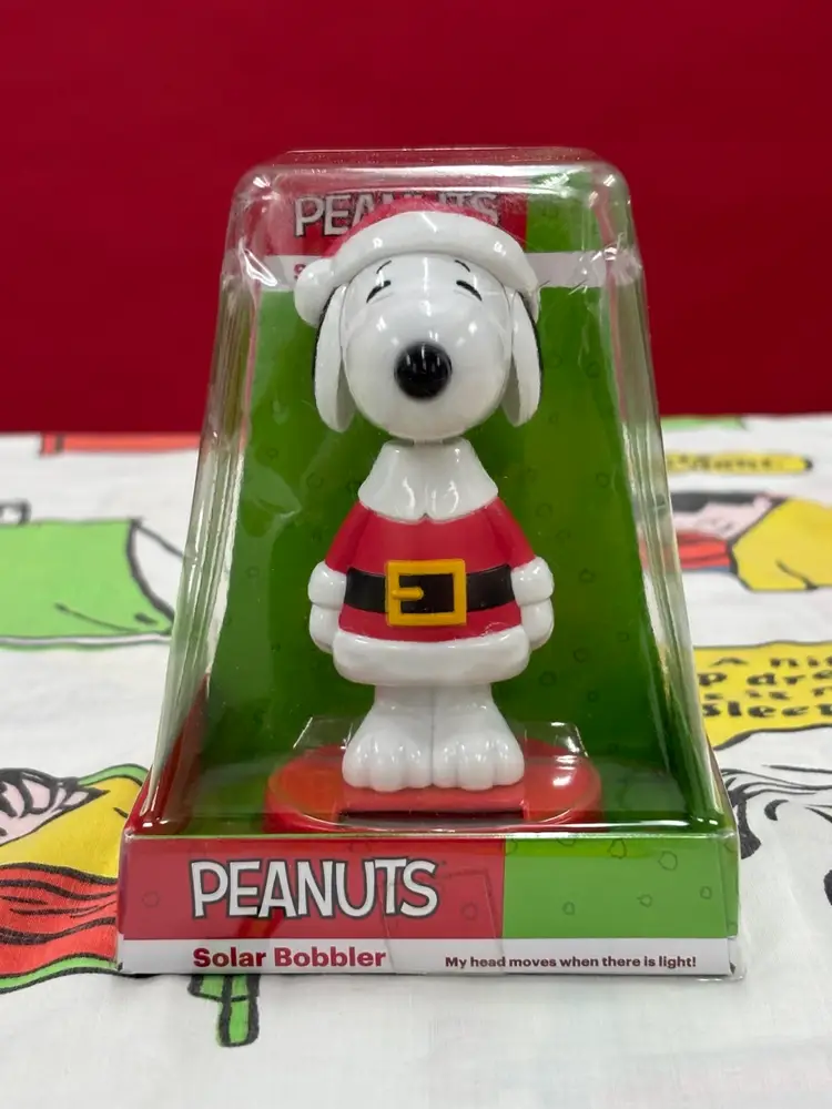 Santa Snoopy Solar Bobbler