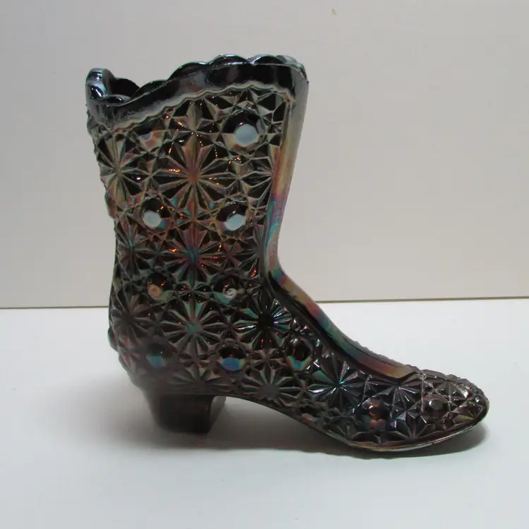 vintage Fenton amethyst carnival glass boot daisy and button design holder