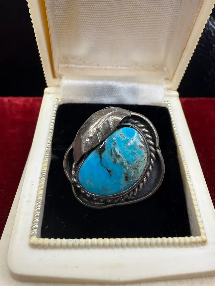 vintage Navajo sterling silver and turquoise Ring 5.5