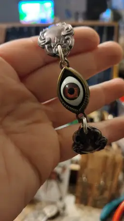 Eyeball bracelet