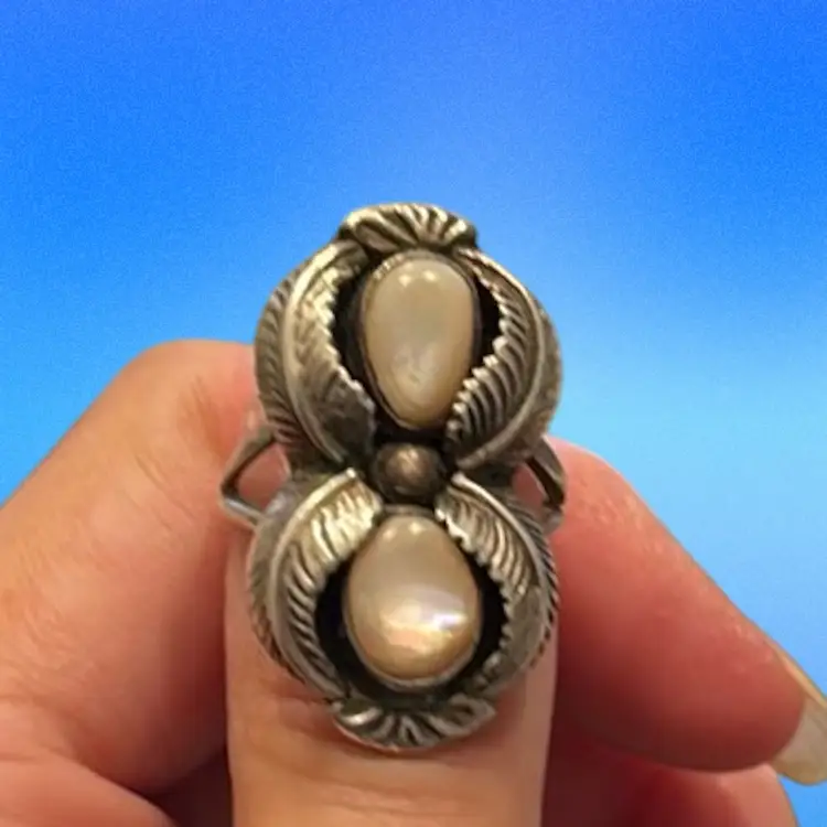 Vintage Sterling Silver Native American Mother of Pearl Feather Motif Ring Size 5.25, 6.6g