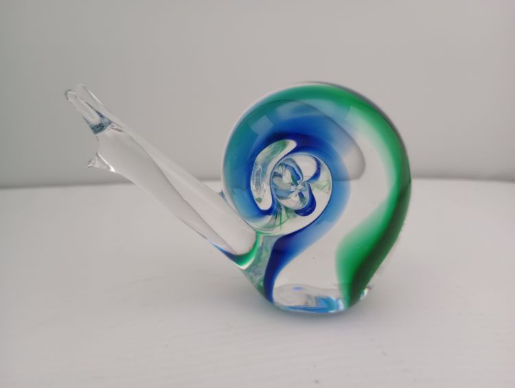 Art glass snail paperweight