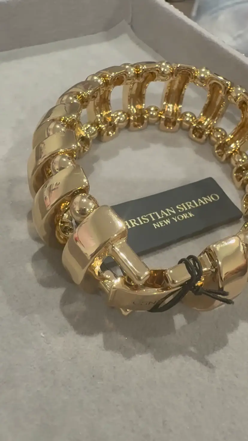 Christian Siriano Gold Link clasp Bracelet - Gold statement elegant gift office