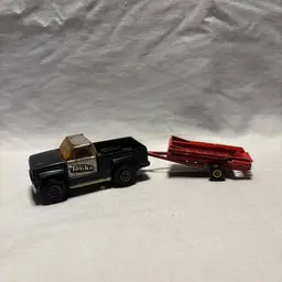 Lot of 2 VGT Tonka 4X4 Truck and a Ertl Metal New Holland Spreader 1:43 Scale