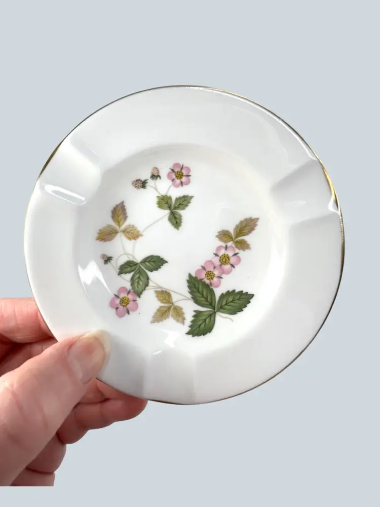 Wedgwood Wild Strawberry Bone China Ashtray. Made in England. 22-24K Gold Trim on Rim. Beautiful Vines, Pink Flowers, & Strawberries Design