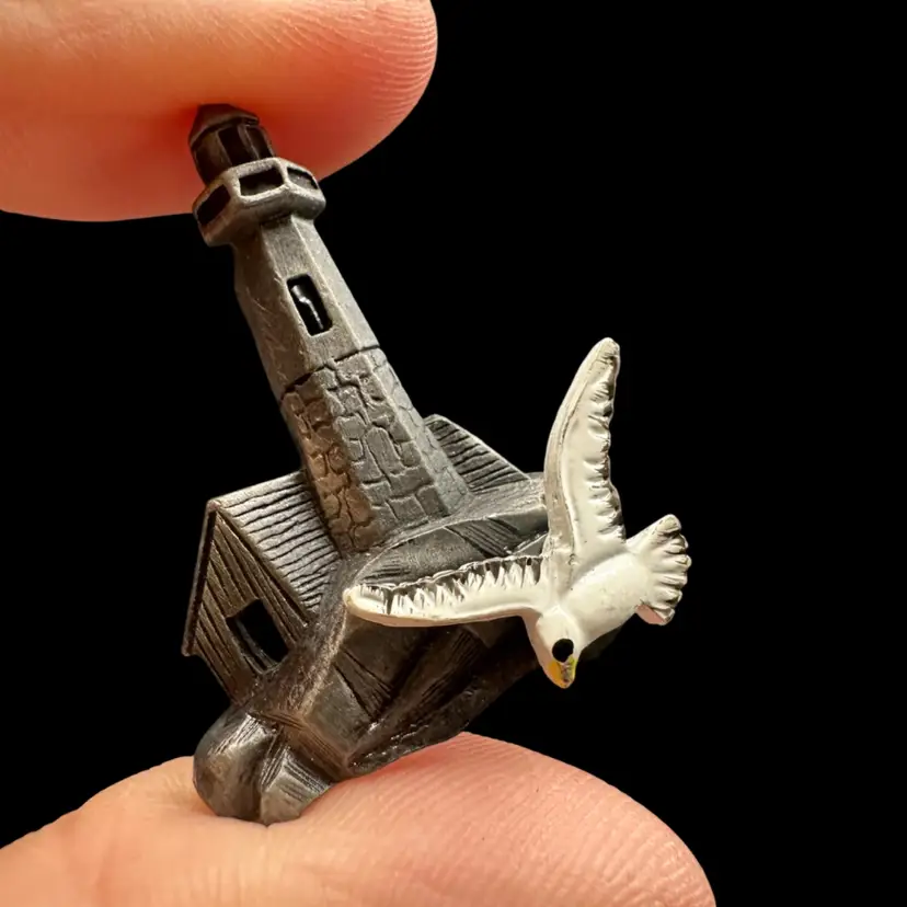 Adorable Pewter Lighthouse With Enameled Seagull Pin 1.25”H 1”W Stamped GCI