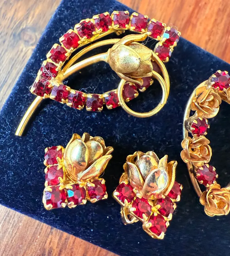 Lot Of Red Rhinestone Gold Tone Brooches & Clip On Earrings Set Married Flower