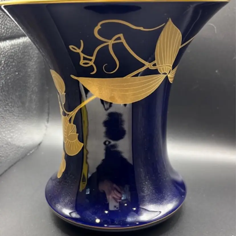 Vase, Hutschenreuther, Leonard, Paris Decor, "Montecarlo" ,Cobalt Blue with Gold detail, 5.75", Signed