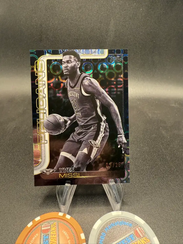 Yves Missi Blackout Holo Foil #/25 2025-26 Topps NBA New Orleans Pelicans