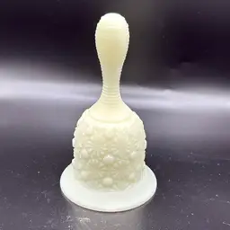 Fenton Custard Daisy And Button Bell Glows