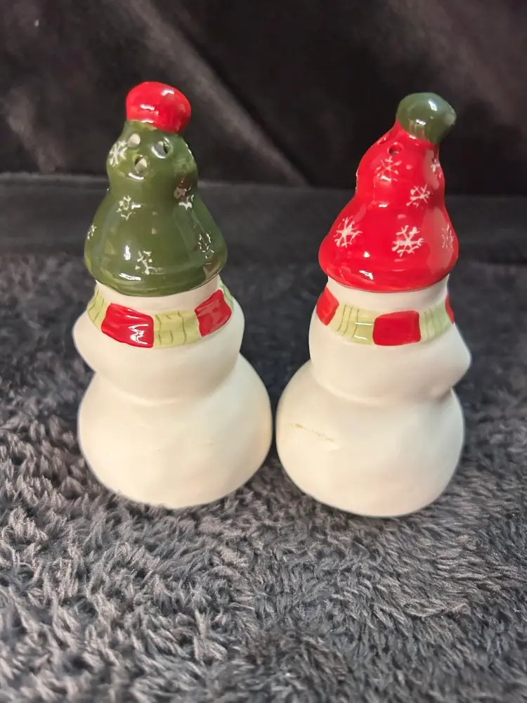 Vintage 1980s Hallmark  Snowmen Salt Pepper Shakers Winter Christmas Decor