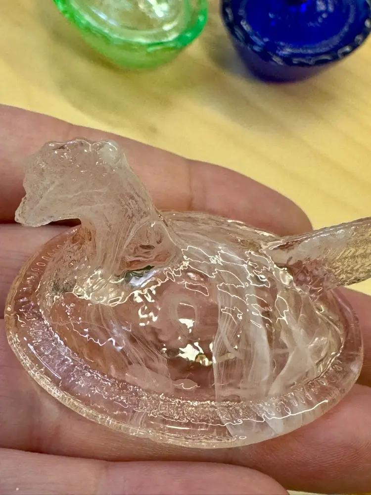 Mini Pink With White Swirl Glass Miniature Mini Glass Hen Chicken Chick On A Nest Collectible Open Salt Dip Kitchen Home Decor. 2.5 inches