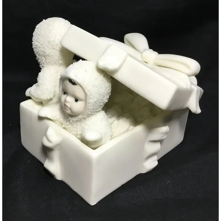 Vintage 1987 Dept. 56  Two snow babies playing in gift box, 2.5" x 3" x 4.25"