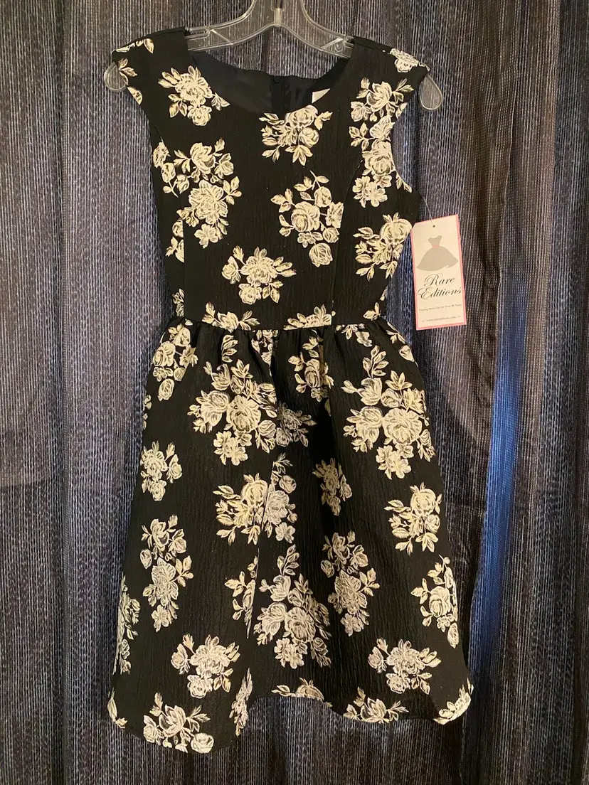 Rare Editions Women's Size 16 Black & White Floral Pattern Sleeveless Dress NWT