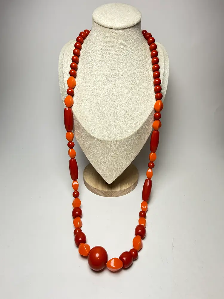 JOAN RIVERS Big Chunky 39" Graduated Shades of Orange Beaded Necklace Signed