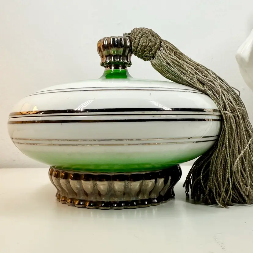 #01 - BAVARIAN Czech Art Deco VANITY Powder BOX w/TASSEL 1920s-30s Platnium Plated 7.5in X 4.5in