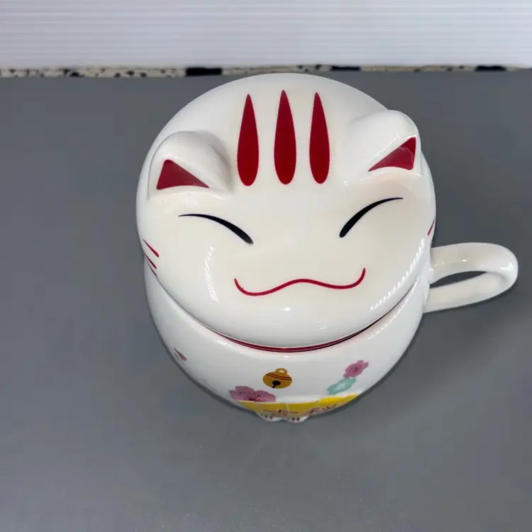 Maneki-Neko Japanese Kitty Cat Ceramic Cup With Lid Coffee Tea Mug