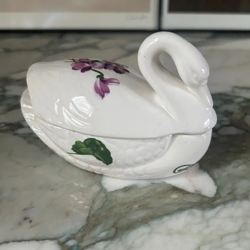 Vintage White Ceramic Swan Trinket Box