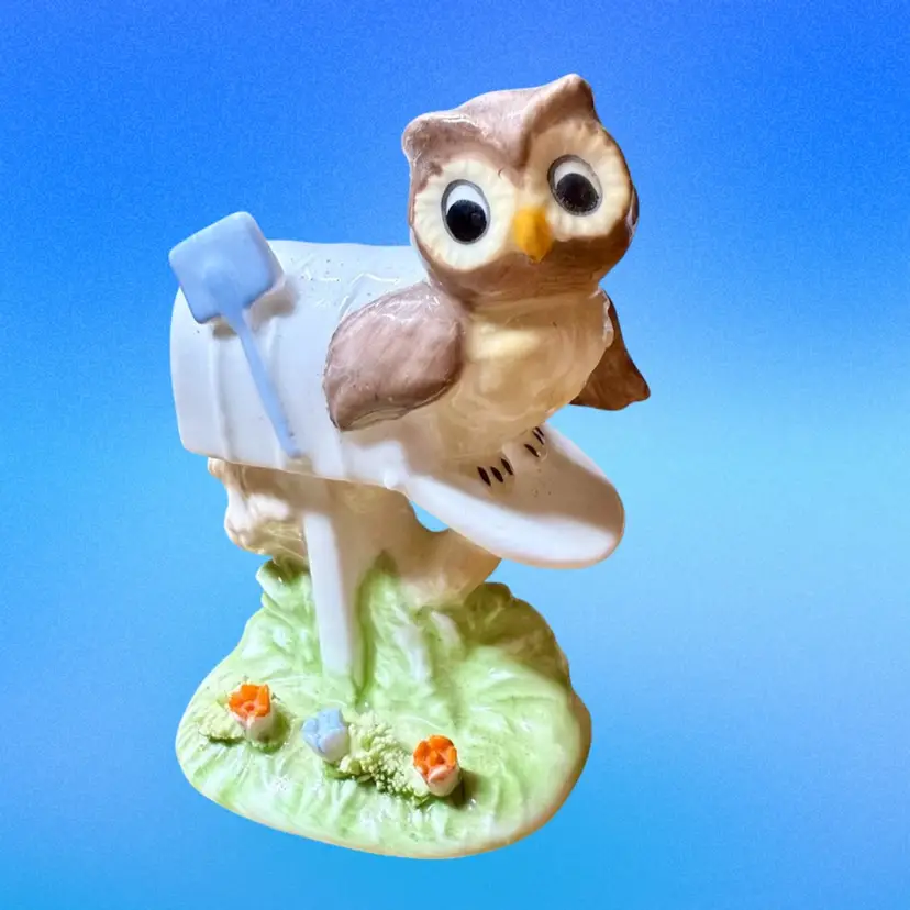 1976 Maruri Masterpiece Enesco Bone China Owl In Mailbox Figurine