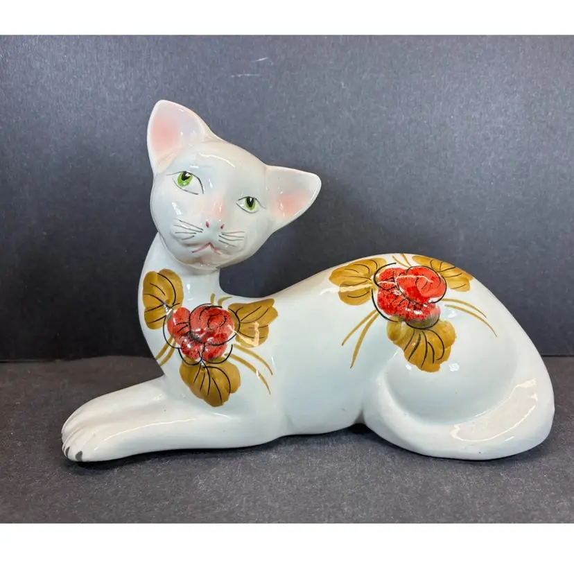 Italian Pottery Sitting Cat