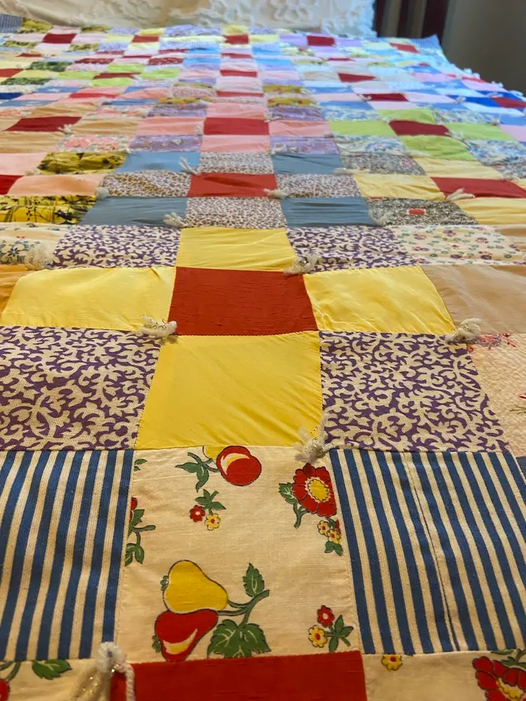 Beautiful Vintage Handmade Patchwork Quilt 82”L X 61” W