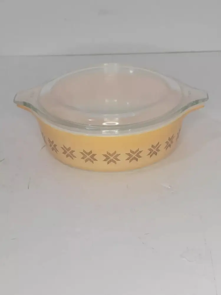 Pyrex town and country yellow snowflake casserole dish
