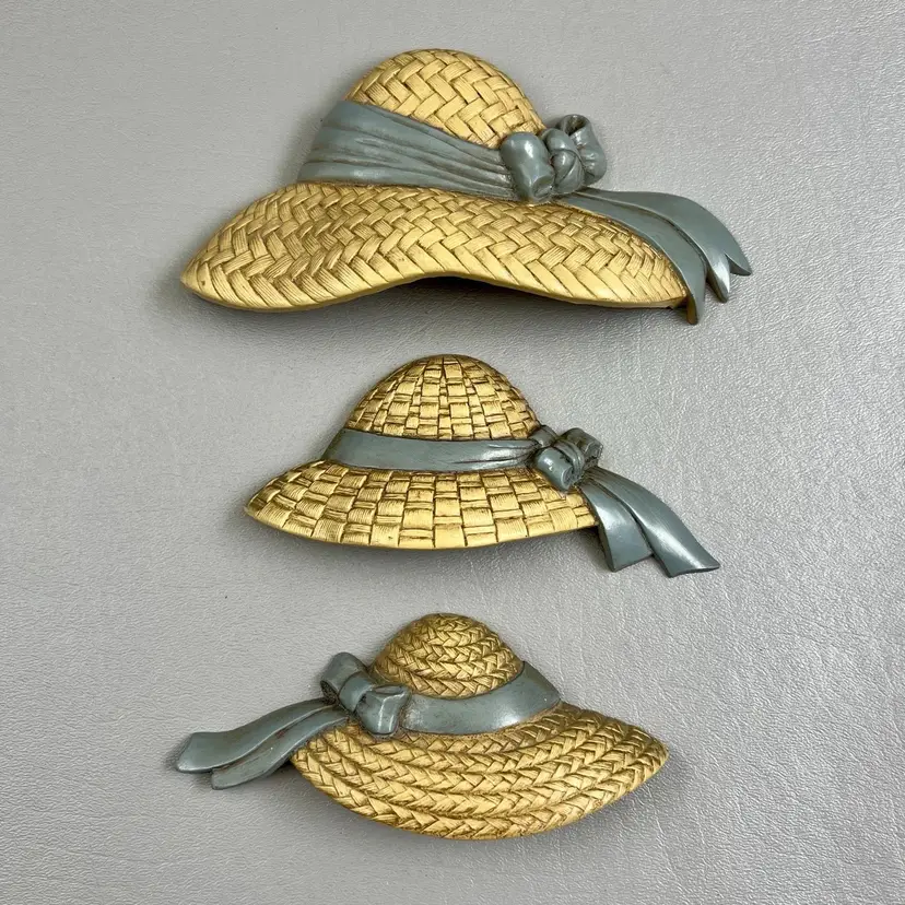 Vintage1977 Burwood Products Poly Resin Wicker 3 Pc Sun Bonnet Hat Wall Decor USA 1987 Blue Bow 9.25"