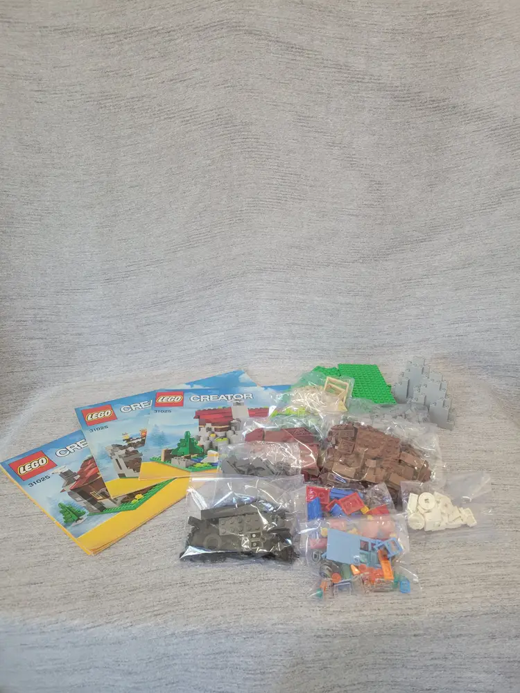 Lego Creator Mountain Hut 31025