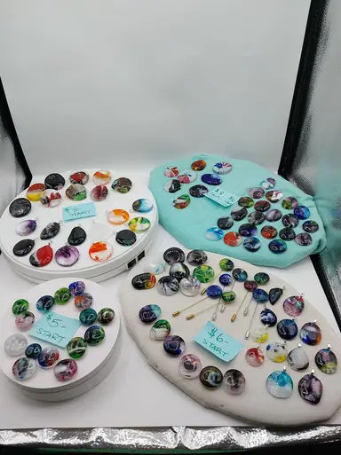 Art Glass Pebble Jewelry & Magnets