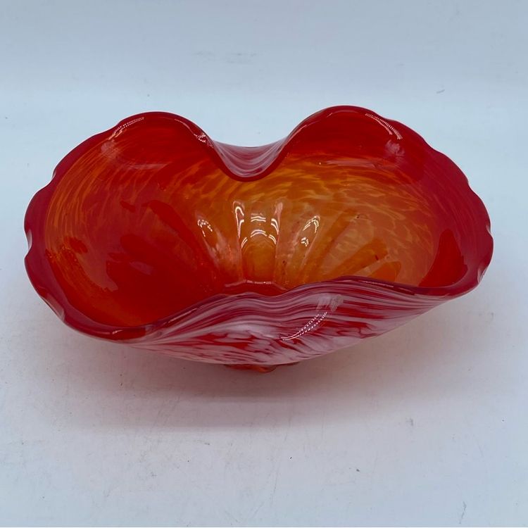 #0304 Vintage art glass ruffled bowl with red and amber hues 6.5” x 3”