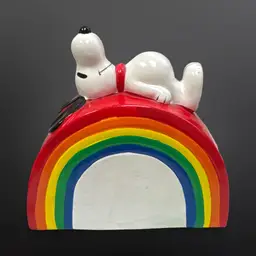 Vintage 1966 United Features Snoopy Lying On Rainbow Coin Bank With Stopper EUC