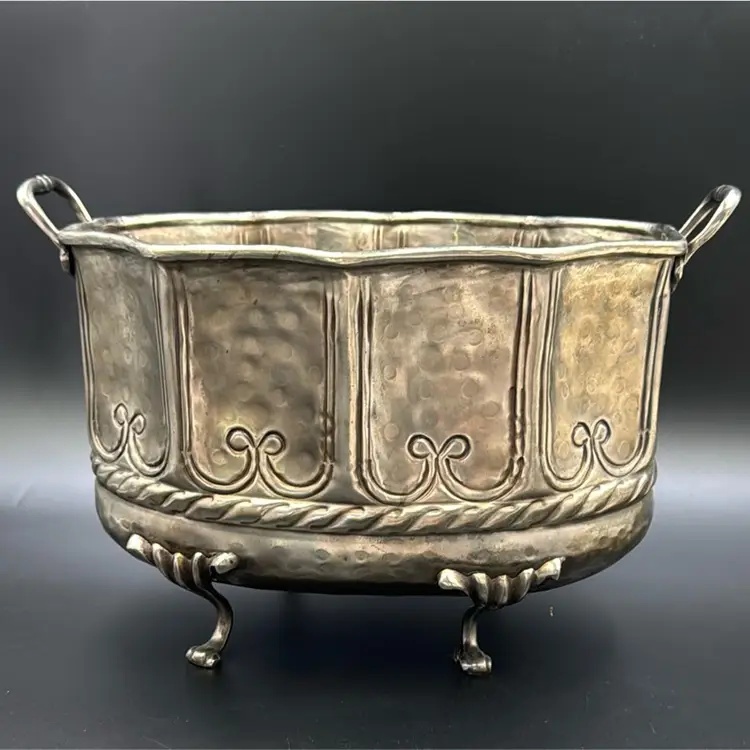 #01 Ornate Silver Tone, Footed Bowl Vintage Planter//Basket With Handles / Feet very beautiful piece of metal art