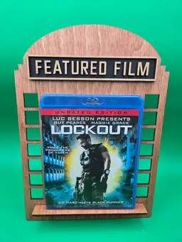 Lockout (Blu-ray, 2012)