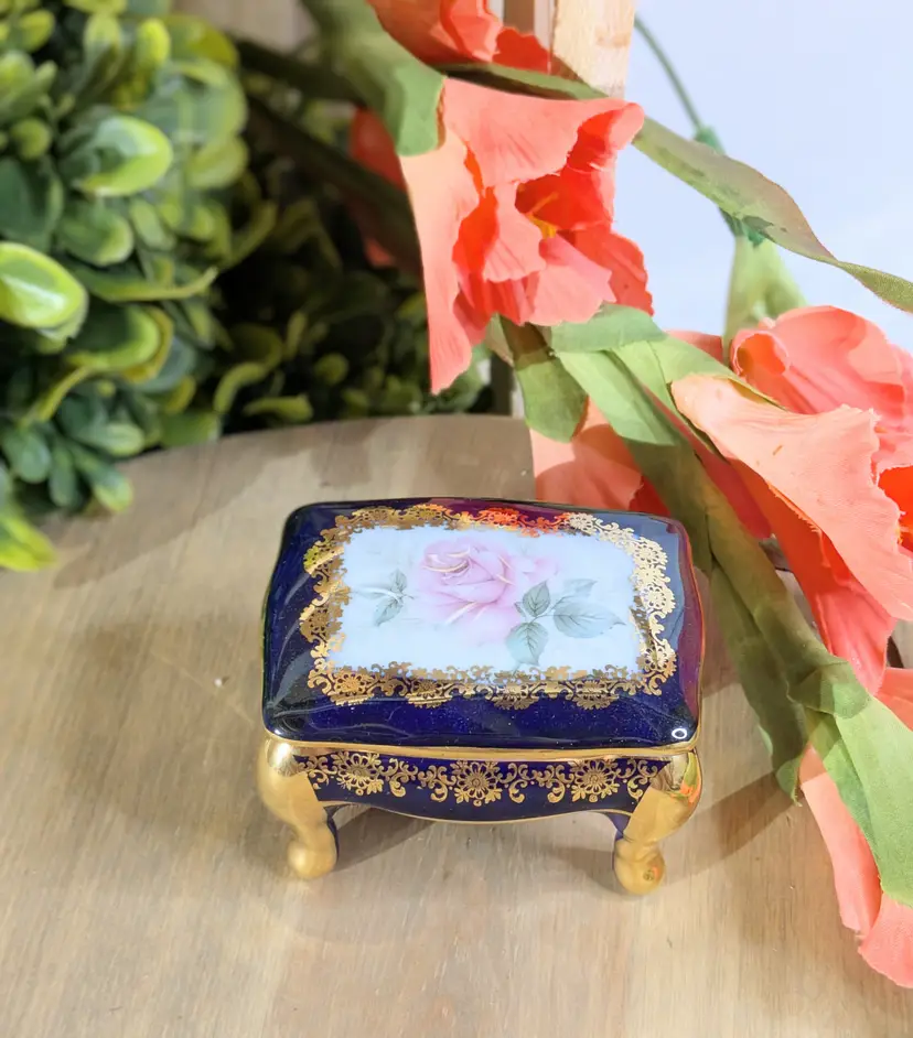 "Rose De France" Footed Limoges Trinket Box