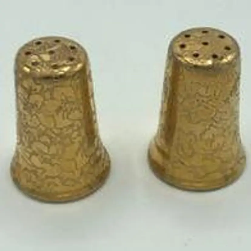 Gold matted salt & pepper shakers