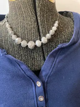 Paparazzi Irridesant Crystal Like Necklace With Matching Earring.