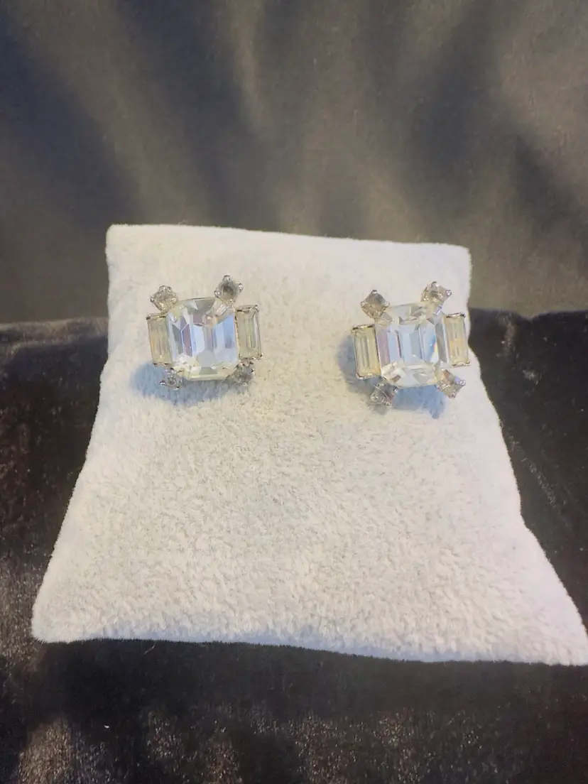 #19 Vintage Silver Tone Screw Back Earrings Square Clear Stone Surrounded By 6 Clear Dark Stones