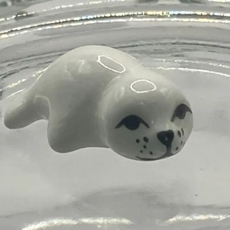 Miniature Bug House, Taiwan, Baby Seal, White, Itty Bitty, <1”