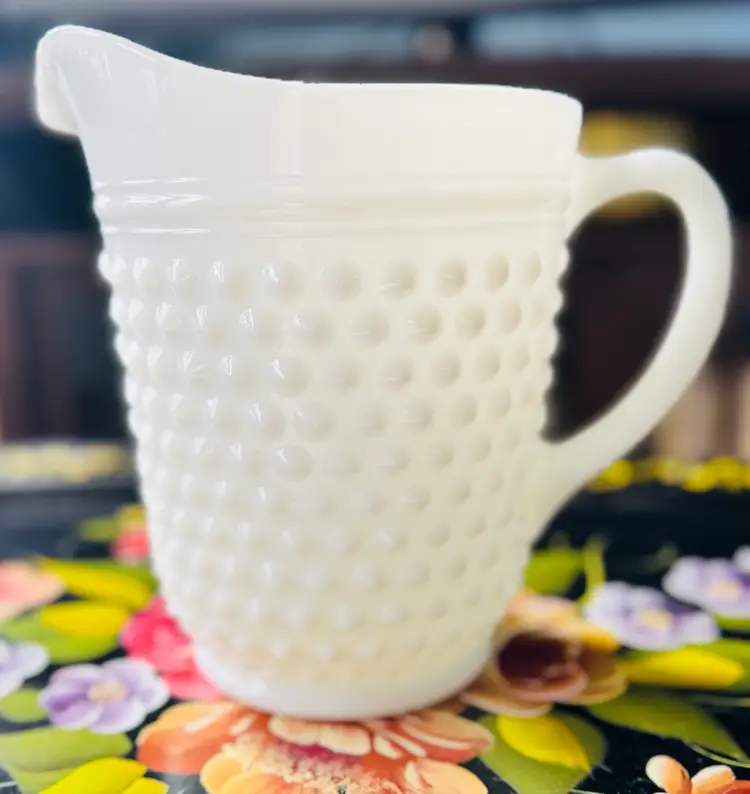 VINTAGE ANCHOR HOCKING WHITE MILK GLASS 8" Tall Hobnail 64 Oz PITCHER
