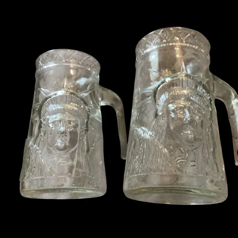 Pair Of Vintage 1986 Anchor Glass Statue Of Liberty Centennial Beer Mugs Keep The Torch Lit