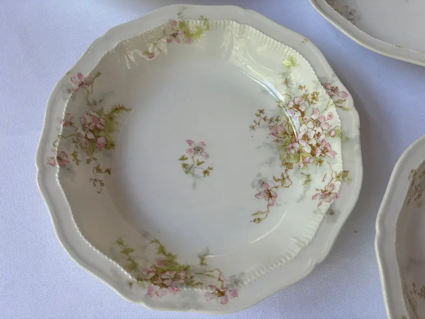 Set of 6 Antique Theodore Haviland Limoges France “Patent Applied For” 7.5” Soup Bowls