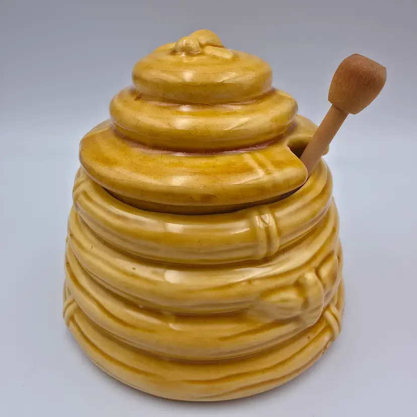 Vintage Los Angeles Potteries Harvest Yellow Beehive Honey Pot With Wooden Honey Dipper