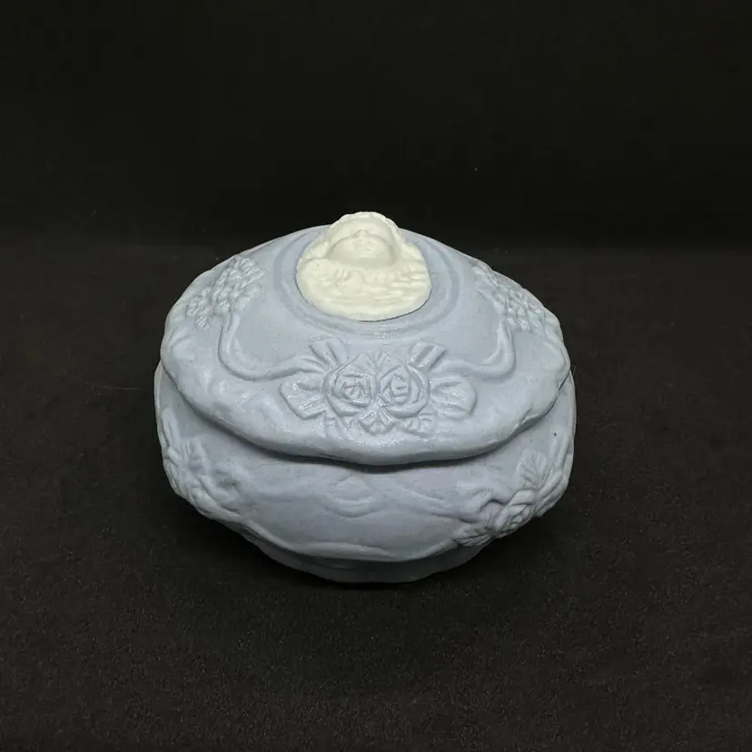 Vintage Small Round Porcelain Trinket Box Blue White Victorian Jewelry Ring