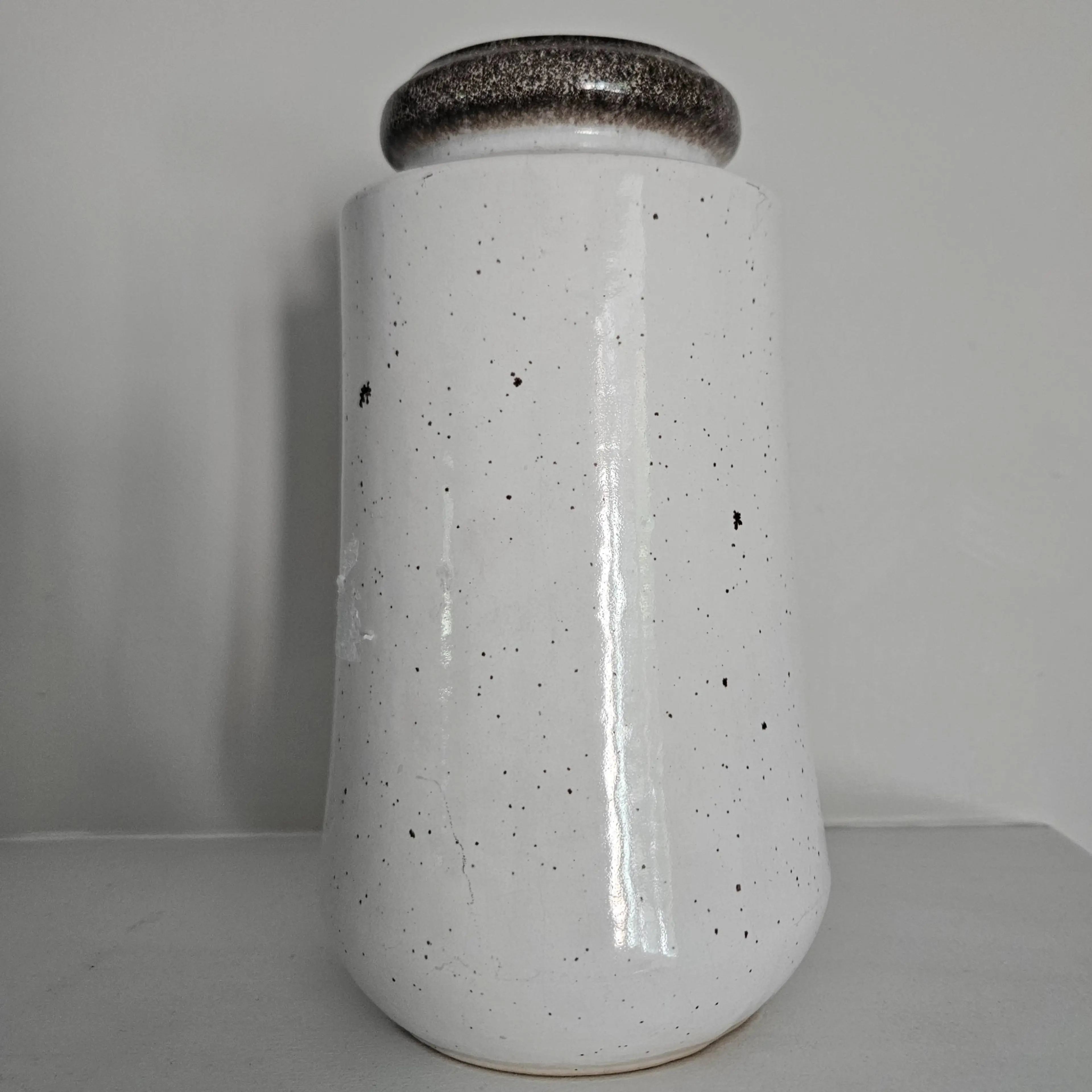 Image 2 of 6