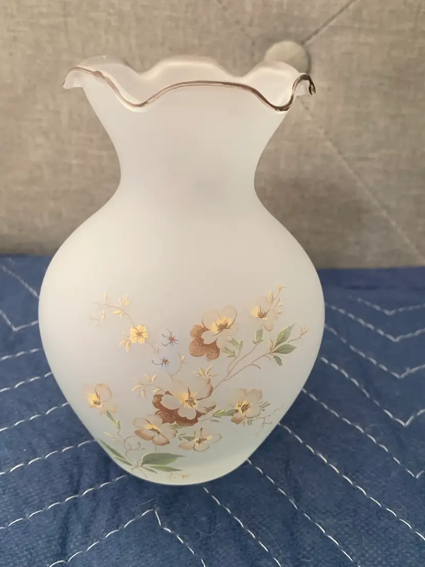 022 Viking Applied Flower Vase